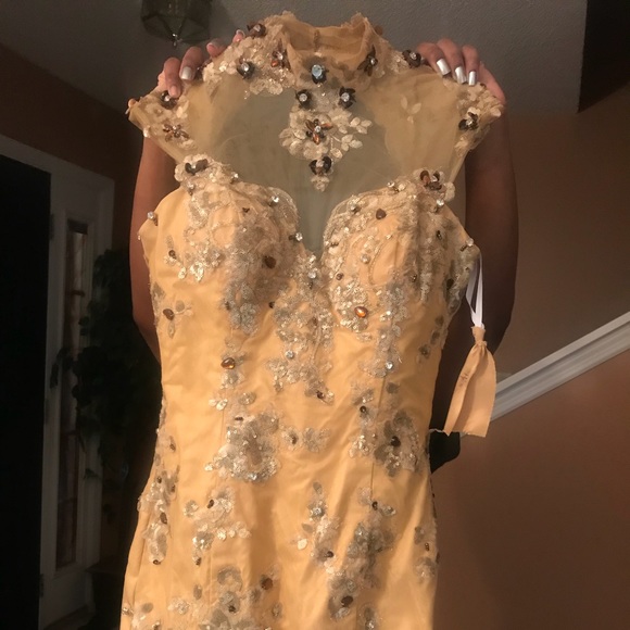 ROMWE Gold/Yellow High Neck Prom Dress - Picture 6 of 7